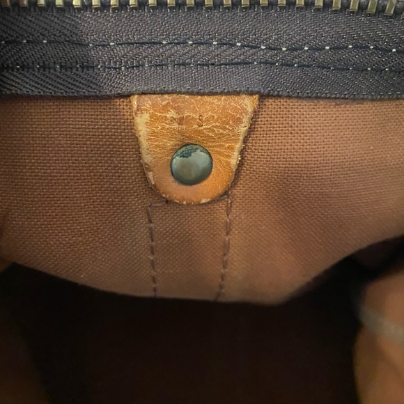 Vintage Louis Vuitton duffle bag! - Picture 6 of 16